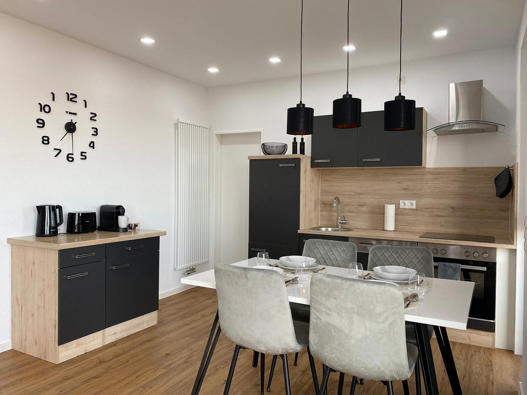 Little Penthouse Apartment *